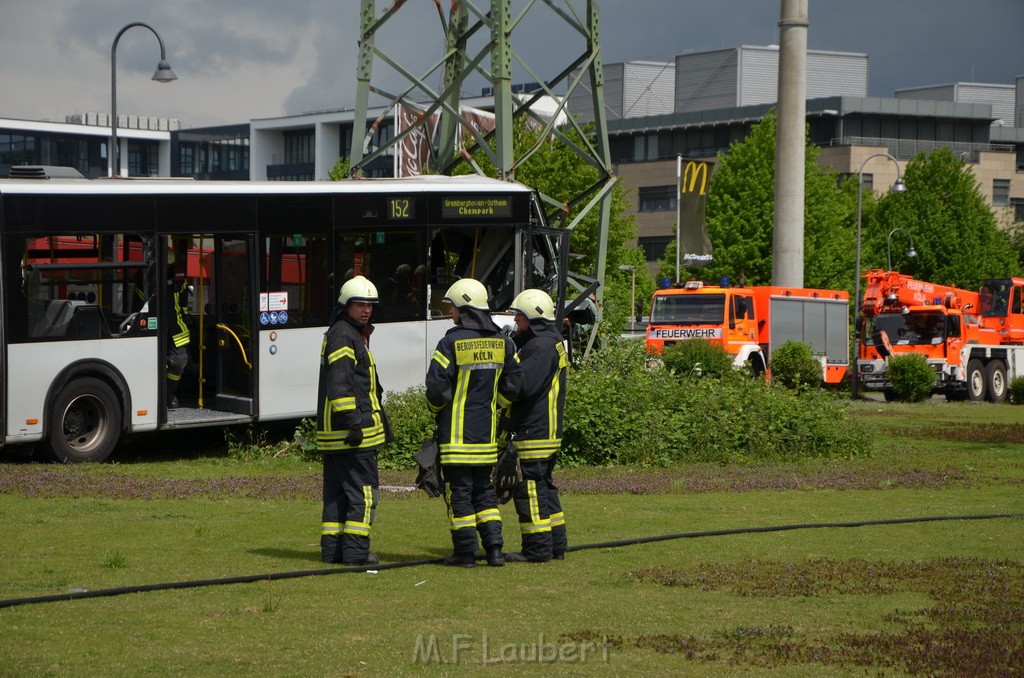Schwerer Bus Unfall Koeln Porz Gremberghoven Neuenhofstr P036.JPG - Miklos Laubert